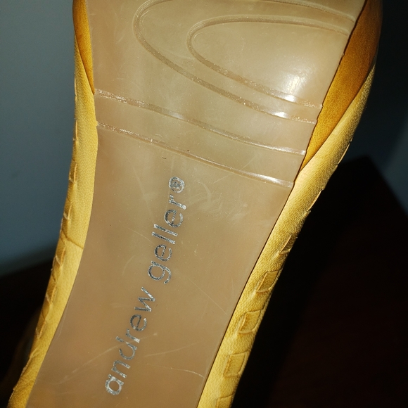 Yellow Heels - Picture 6 of 8